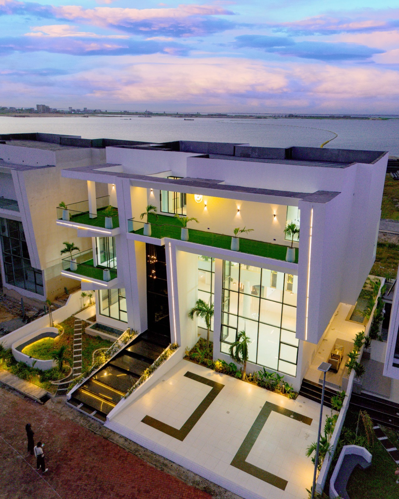 Ultra-Luxury 5-Bedroom Fully Detached Mansion with Penthouse Floor